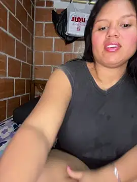 Snapshot of Candelita-hott chatting on 7, 7, 2026 Candelita-hott online show from 7, 7, 2026