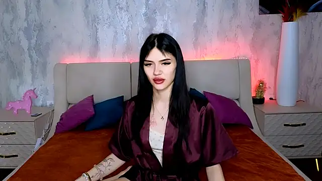 Holly Beck online show from 25, 5, 2026