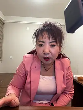 Snapshot of lucy-698 chatting on 2, 5, 2026 lucy-698 online show from 2, 5, 2026