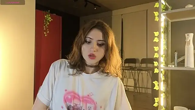 Snapshot of lovergirl4me chatting on 11, 5, 2026 lovergirl4me online show from 11, 5, 2026