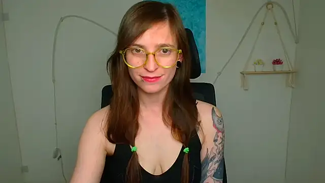 Snapshot of Luna_Tantra chatting on 16, 6, 2026 Luna Tantra online show from 16, 6, 2026