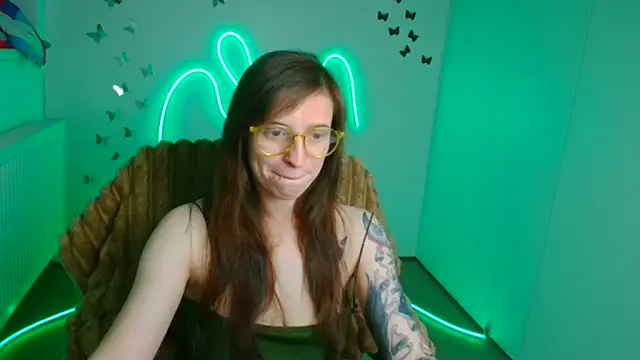 Snapshot of Luna_Tantra chatting on 17, 6, 2026 Luna Tantra online show from 17, 6, 2026