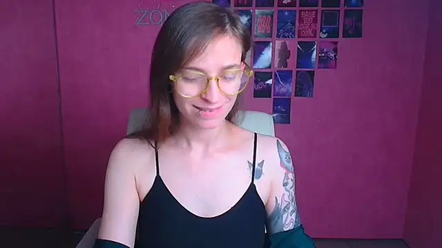 Snapshot of Luna_Tantra chatting on 4, 7, 2026 Luna Tantra online show from 4, 7, 2026