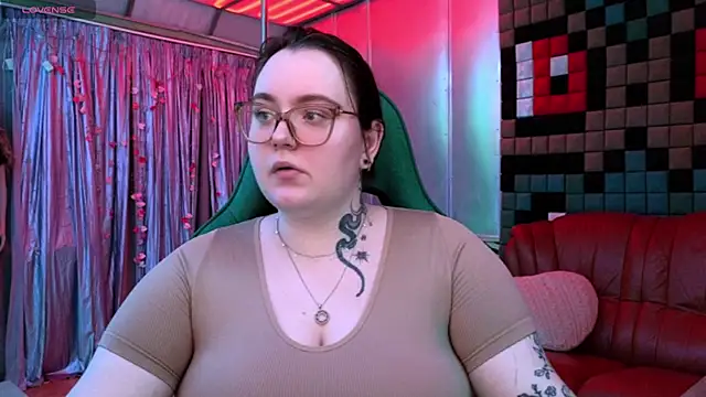 Snapshot of CatherineClaire chatting on 18, 5, 2026 CatherineClaire online show from 18, 5, 2026
