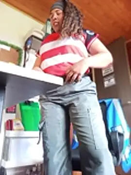 Ivon C online show from 27, 4, 2026