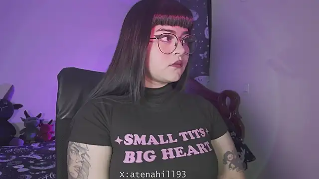 Snapshot of atena_hill_ chatting on 19, 5, 2026 atena hill online show from 19, 5, 2026