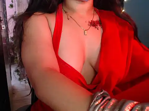 Snapshot of Myra_Luxe chatting on 23, 5, 2026 Myra Luxe online show from 23, 5, 2026