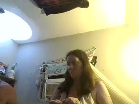 Snapshot of Mini83 chatting on 5, 8, 2026 Mini83 online show from 5, 8, 2026