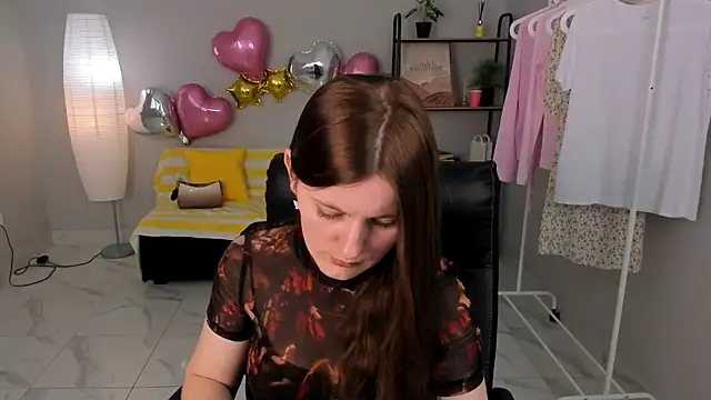 Olivia Tremo online show from 23, 4, 2026