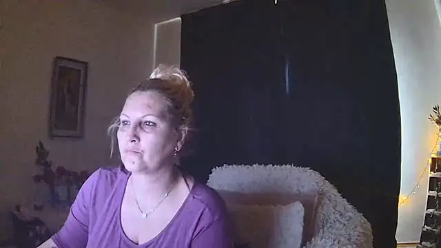 Divineblond online show from 19, 2, 2025