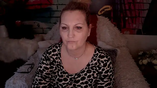 Divineblond online show from 6, 3, 2025