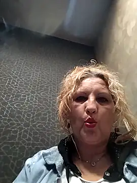 Divineblond online show from 9, 3, 2025