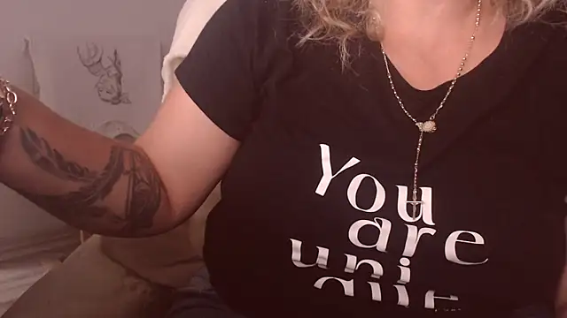 Divineblond online show from 17, 9, 2025