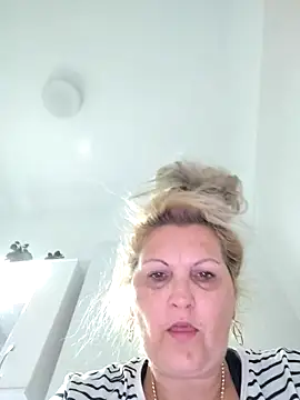 Divineblond online show from 5, 10, 2025