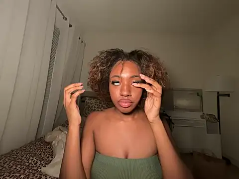 Snapshot of ebonydolled chatting on 10, 6, 2026 ebonydolled online show from 10, 6, 2026