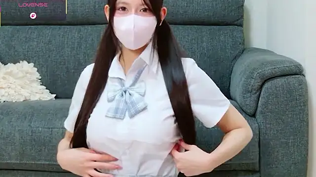 Lina caro  online show from 30, 4, 2026