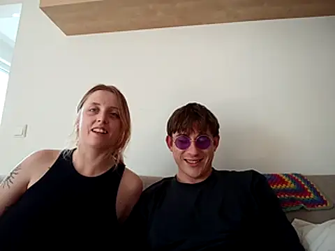 Goldensummar online show from 28, 4, 2026