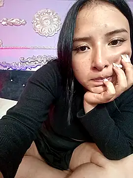 Snapshot of EmmyCastillo chatting on 28, 4, 2026 EmmyCastillo online show from 28, 4, 2026