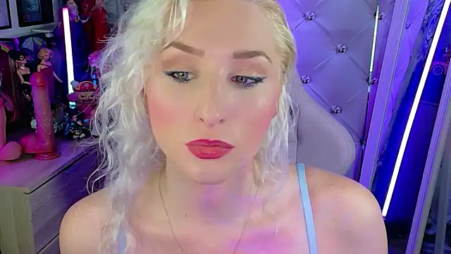 Snapshot of Madame_Blonde chatting on 21, 7, 2026 Madame Blonde online show from 21, 7, 2026