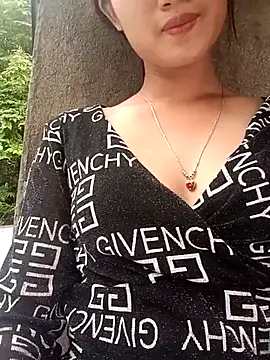 Snapshot of Rosie_LoveUU chatting on 27, 4, 2026 Rosie LoveUU online show from 27, 4, 2026