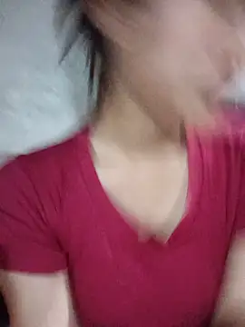 Snapshot of Rosie_LoveUU chatting on 9, 5, 2026 Rosie LoveUU online show from 9, 5, 2026