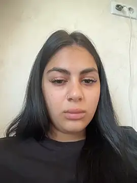 Snapshot of LilyLovell chatting on 4, 6, 2026 LilyLovell online show from 4, 6, 2026