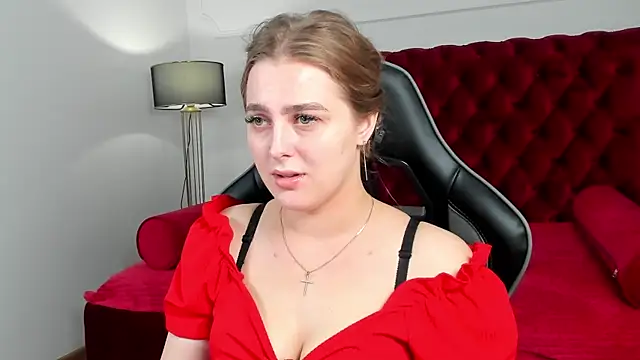 Snapshot of EllaBells chatting on 19, 6, 2026 EllaBells online show from 19, 6, 2026