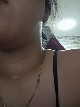 Chloe Thomsoon  online show from 18, 5, 2026