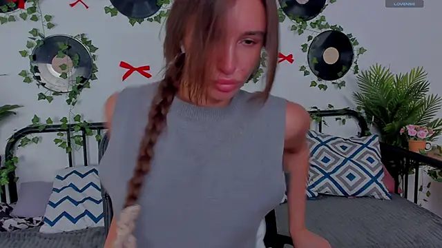 Snapshot of NicoleWells22 chatting on 10, 6, 2026 NicoleWells22 online show from 10, 6, 2026
