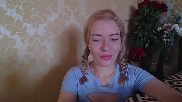 Softy Aura  online show from 6, 7, 2026