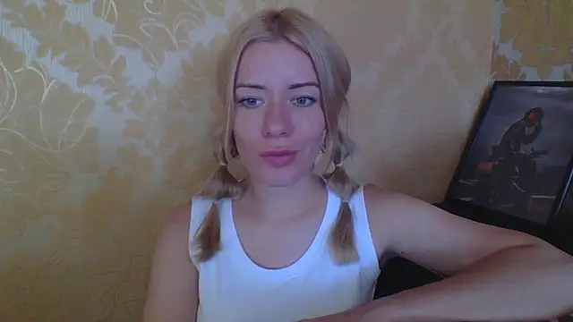 Softy Aura  online show from 14, 7, 2026