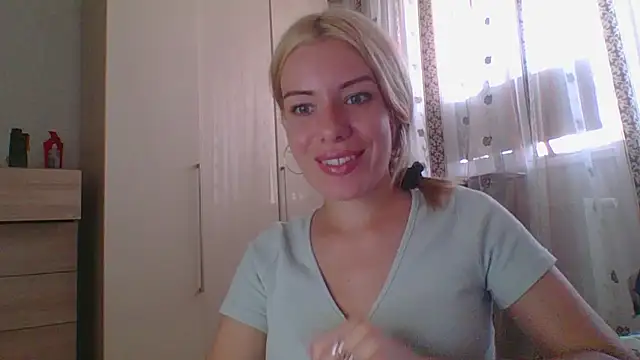 Softy Aura  online show from 4, 8, 2026