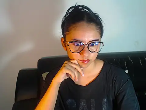 BellaLuxxs online show from 30, 5, 2026
