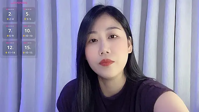Snapshot of F-Yuwei chatting on 6, 5, 2026 F-Yuwei online show from 6, 5, 2026