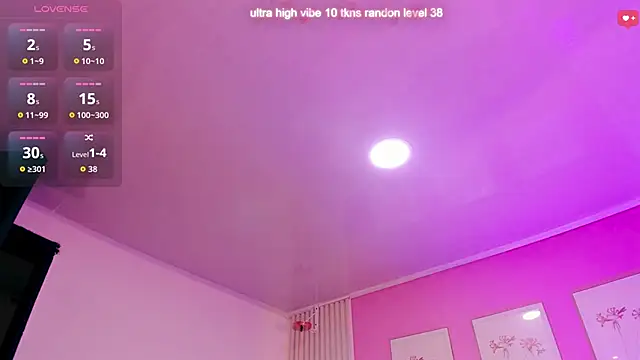 Snapshot of Ariana_west_ chatting on 2, 5, 2026 Ariana west online show from 2, 5, 2026