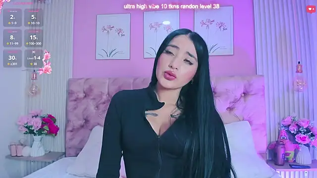 Snapshot of Ariana_west_ chatting on 1, 6, 2026 Ariana west online show from 1, 6, 2026