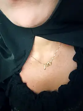 nadia  abaud online show from 12, 3, 2025