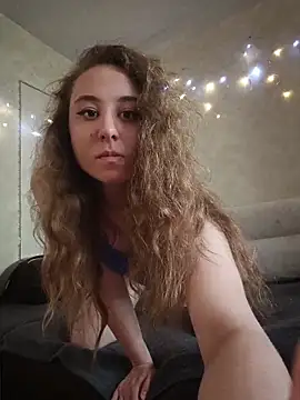 -NicoleSmith- online show from 14, 5, 2026