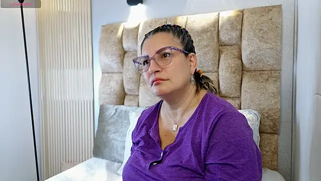 Snapshot of Carolina_crus_ chatting on 7, 6, 2026 Carolina crus online show from 7, 6, 2026