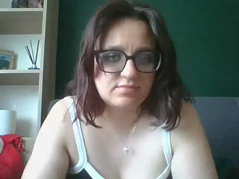 Snapshot of sensual_paris chatting on 27, 5, 2026 sensual paris online show from 27, 5, 2026