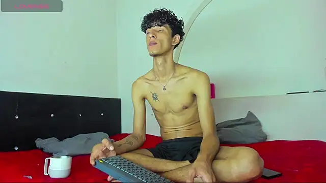 liammendoza98 online show from 27, 4, 2026