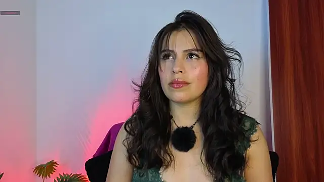 Snapshot of Yenifer_27 chatting on 6, 5, 2026 Yenifer 27 online show from 6, 5, 2026