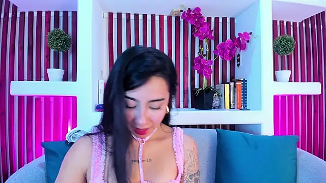 AshleyGross  online show from 18, 5, 2026
