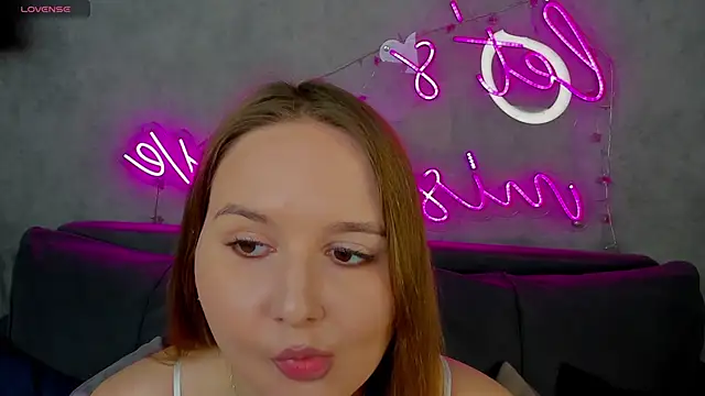 Emmaa Kimm online show from 7, 6, 2026