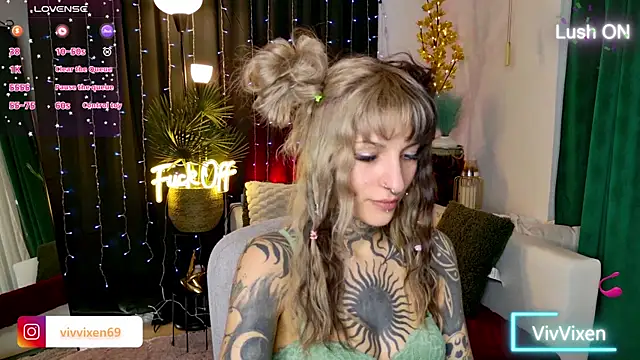 Snapshot of VivVixen chatting on 9, 5, 2026 VivVixen online show from 9, 5, 2026