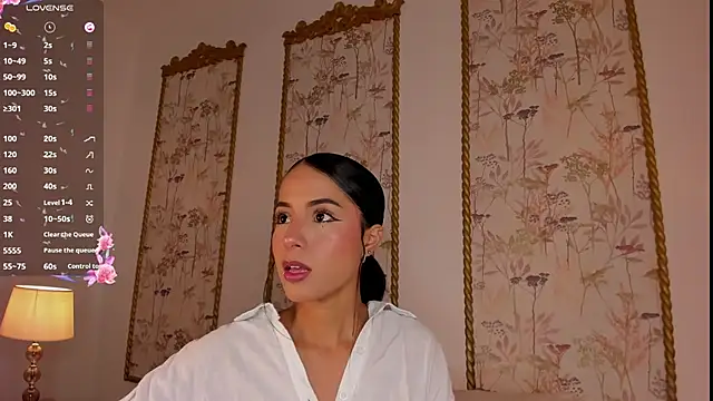 sara castro24  online show from 29, 7, 2026