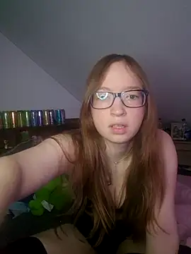 Snapshot of Freaky-Doll chatting on 8, 6, 2026 Freaky-Doll online show from 8, 6, 2026