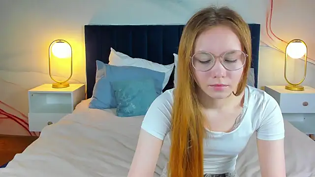FloraLarsson online show from 4, 6, 2026