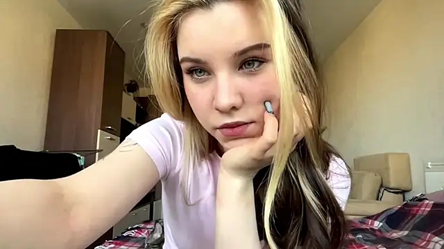 ShaniceYaden online show from 30, 4, 2026