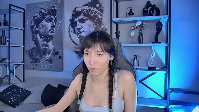 SeraphineSparda online show from 3, 7, 2026